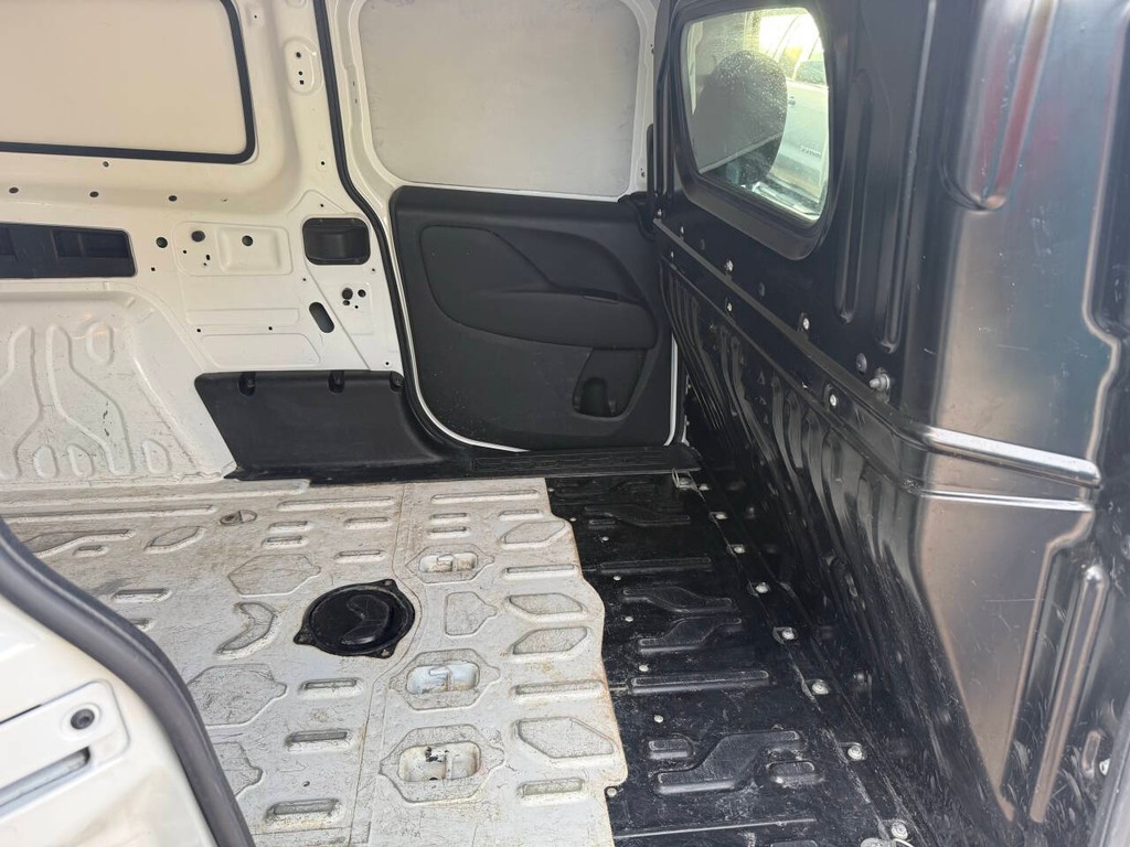 Ram ProMaster City Cargo Van Vehicle Full-screen Gallery Image 30