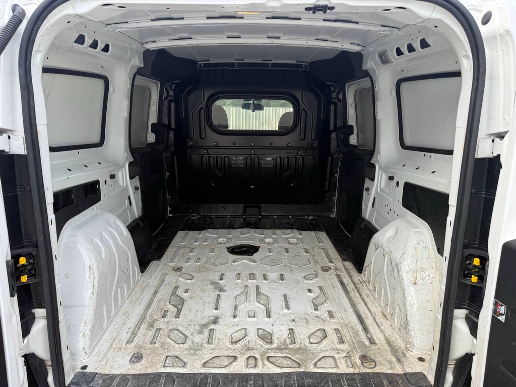 Ram ProMaster City Cargo Van Vehicle Full-screen Gallery Image 31