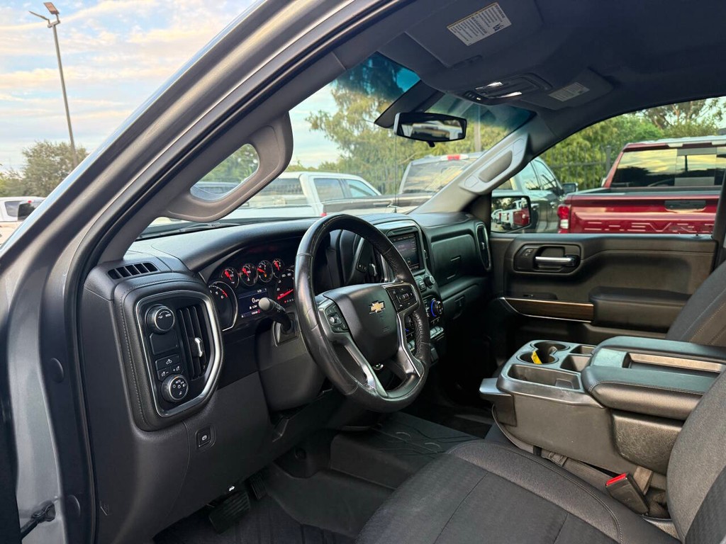 Chevrolet Silverado 1500 Vehicle Full-screen Gallery Image 06