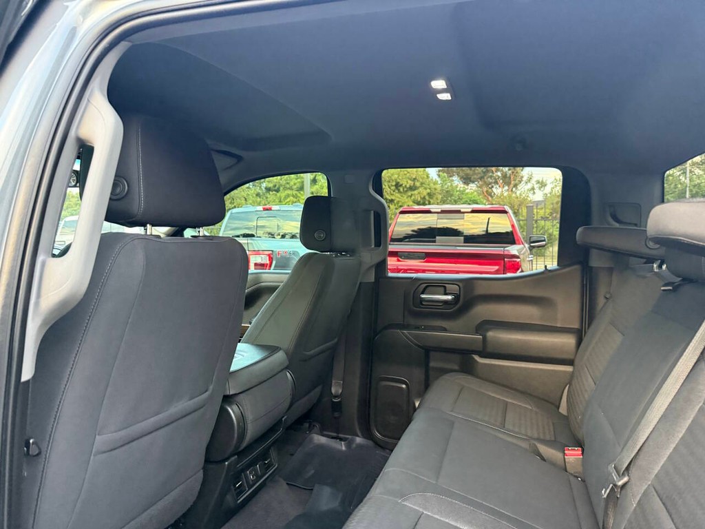 Chevrolet Silverado 1500 Vehicle Full-screen Gallery Image 12