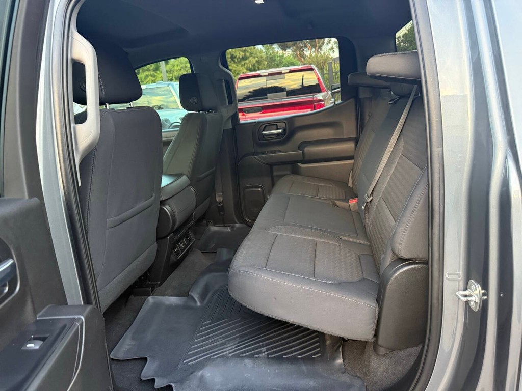 Chevrolet Silverado 1500 Vehicle Full-screen Gallery Image 13