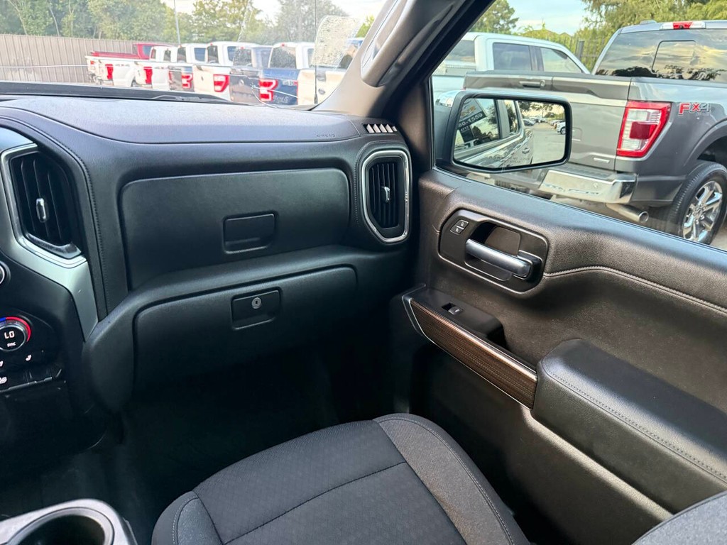 Chevrolet Silverado 1500 Vehicle Full-screen Gallery Image 20