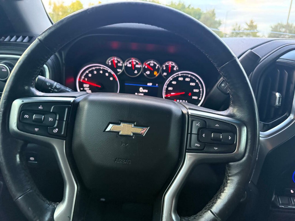 Chevrolet Silverado 1500 Vehicle Full-screen Gallery Image 23