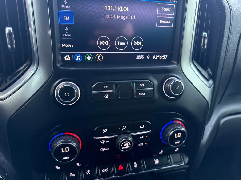 Chevrolet Silverado 1500 Vehicle Full-screen Gallery Image 27