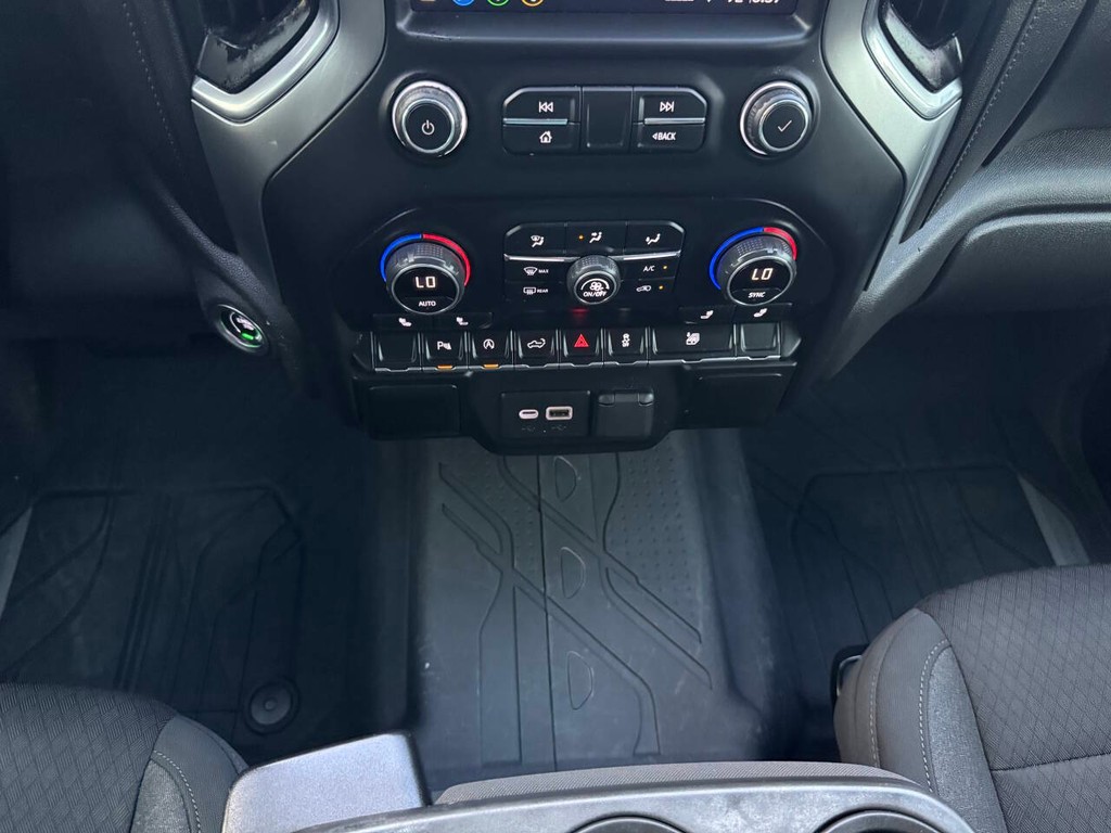 Chevrolet Silverado 1500 Vehicle Full-screen Gallery Image 29