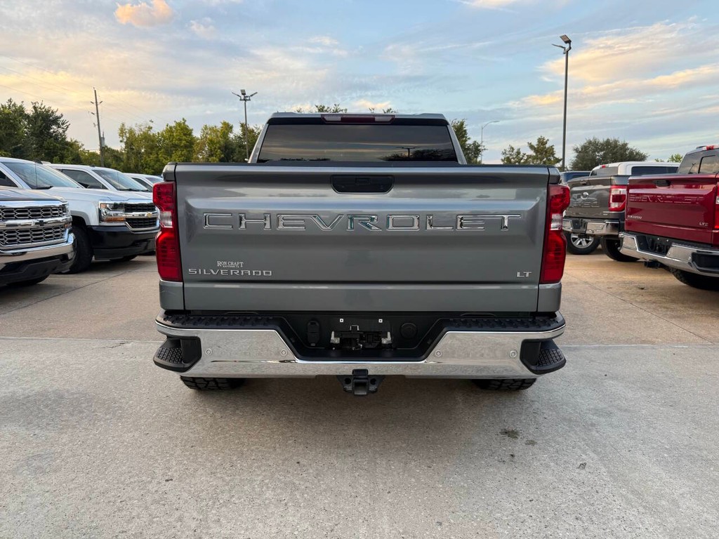 Chevrolet Silverado 1500 Vehicle Full-screen Gallery Image 38