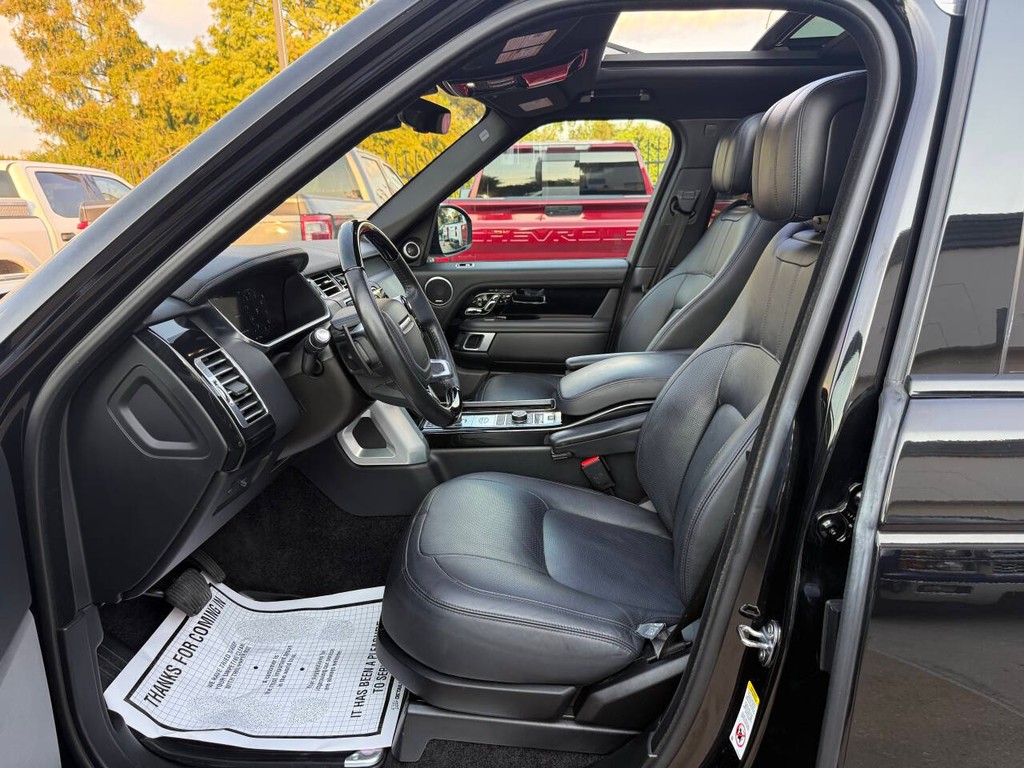 Land Rover Range Rover Vehicle Full-screen Gallery Image 07