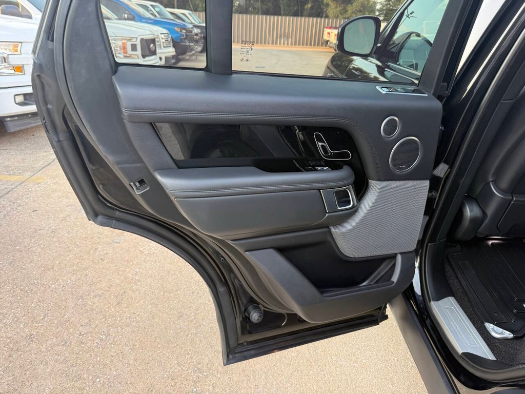 Land Rover Range Rover Vehicle Full-screen Gallery Image 14