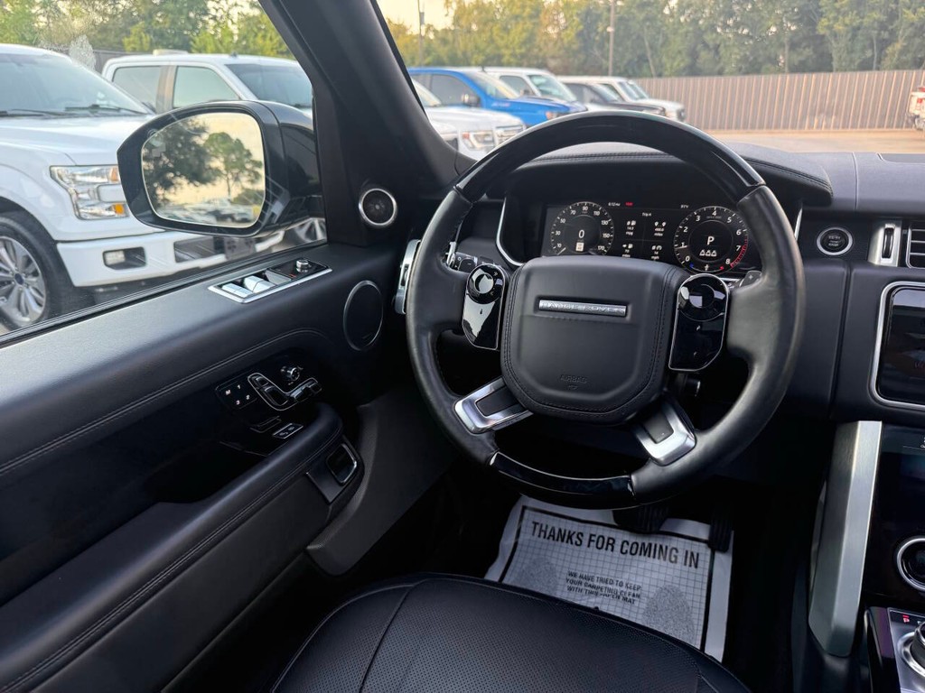 Land Rover Range Rover Vehicle Full-screen Gallery Image 19