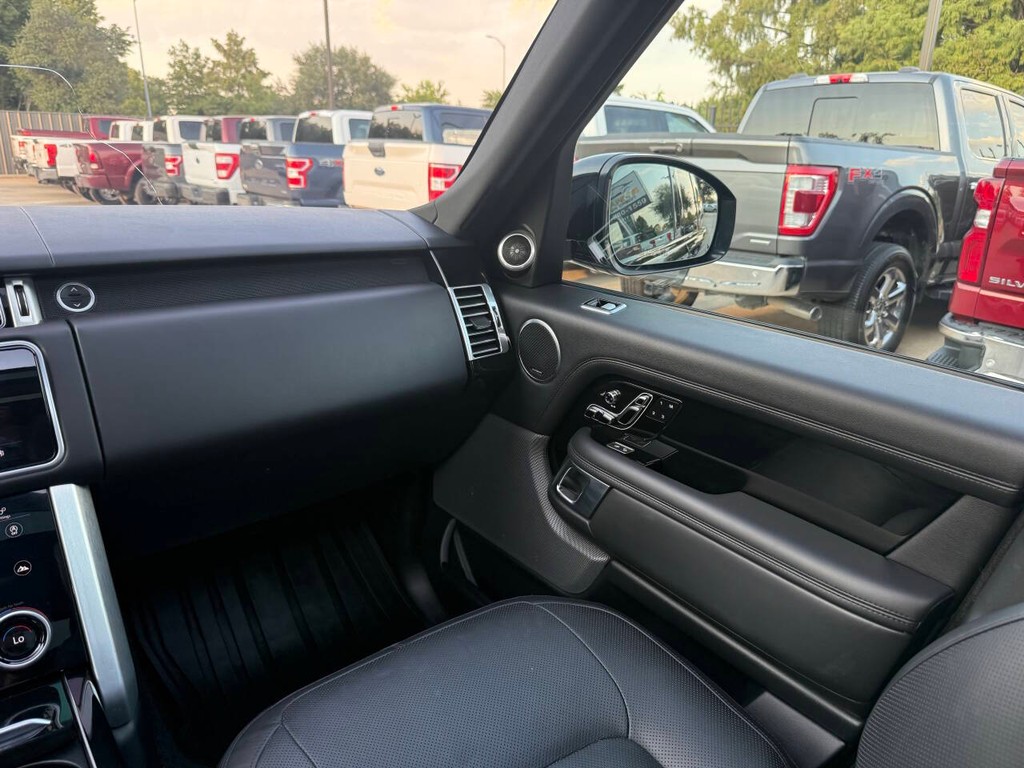 Land Rover Range Rover Vehicle Full-screen Gallery Image 20