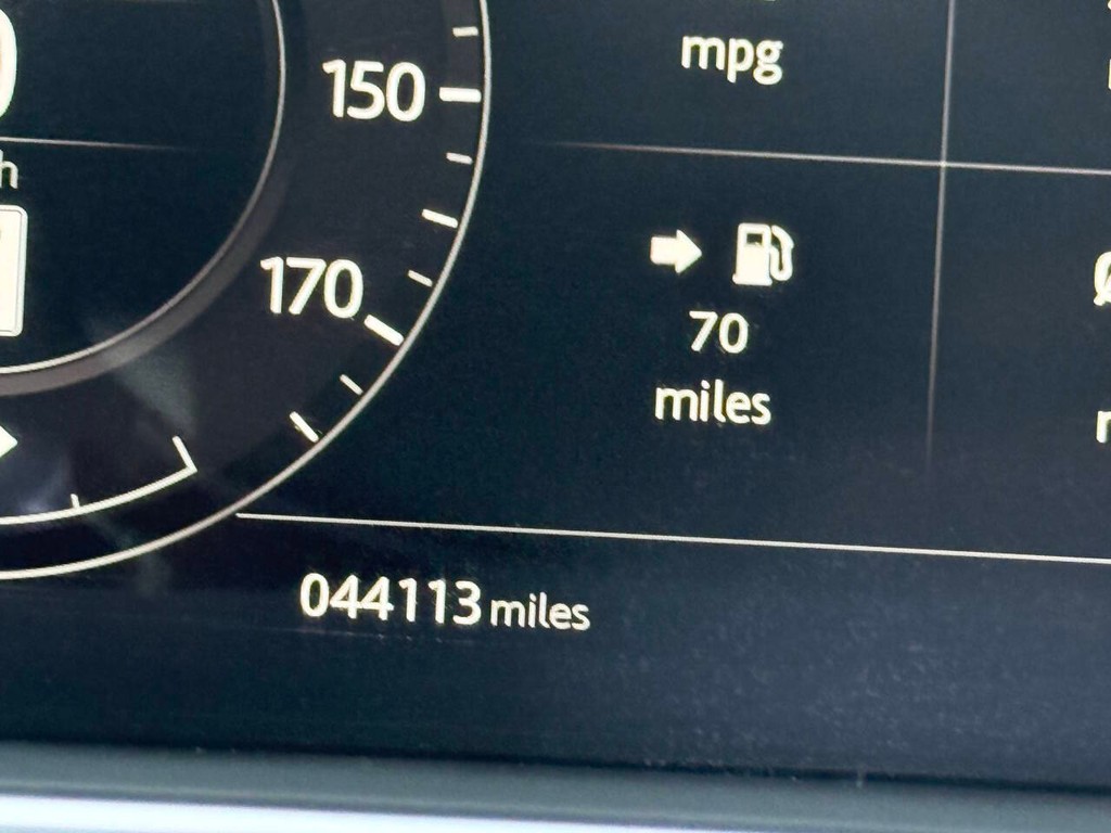 Land Rover Range Rover Vehicle Full-screen Gallery Image 32