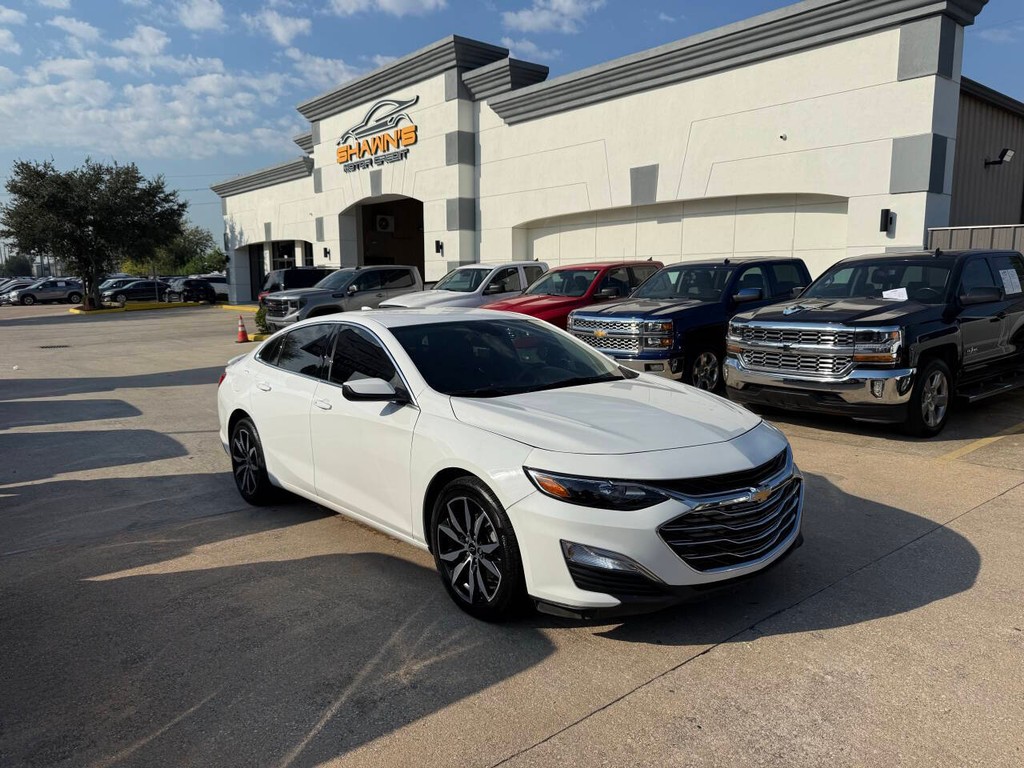 Chevrolet Malibu Vehicle Full-screen Gallery Image 02