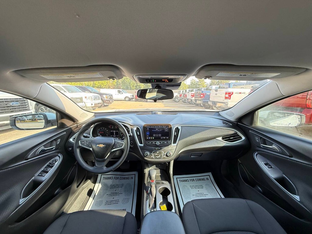 Chevrolet Malibu Vehicle Full-screen Gallery Image 18