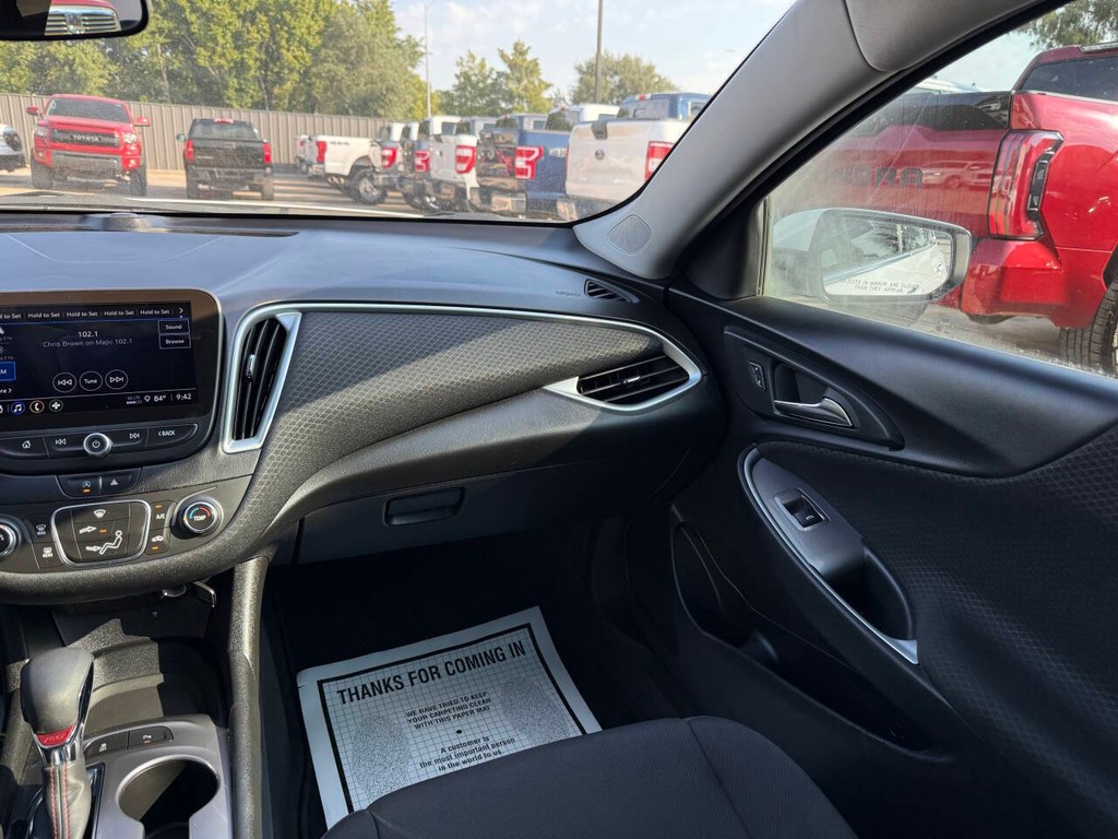 Chevrolet Malibu Vehicle Full-screen Gallery Image 20