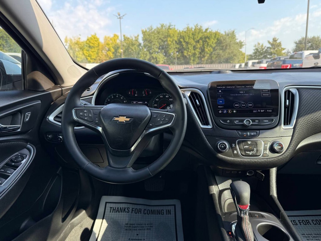 Chevrolet Malibu Vehicle Full-screen Gallery Image 21