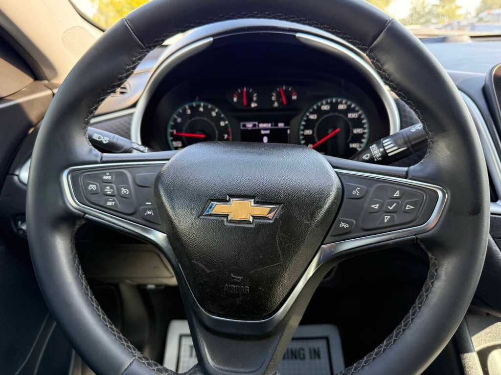 Chevrolet Malibu Vehicle Full-screen Gallery Image 23