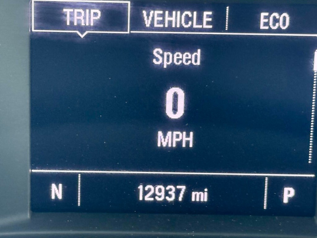 Chevrolet Malibu Vehicle Full-screen Gallery Image 30