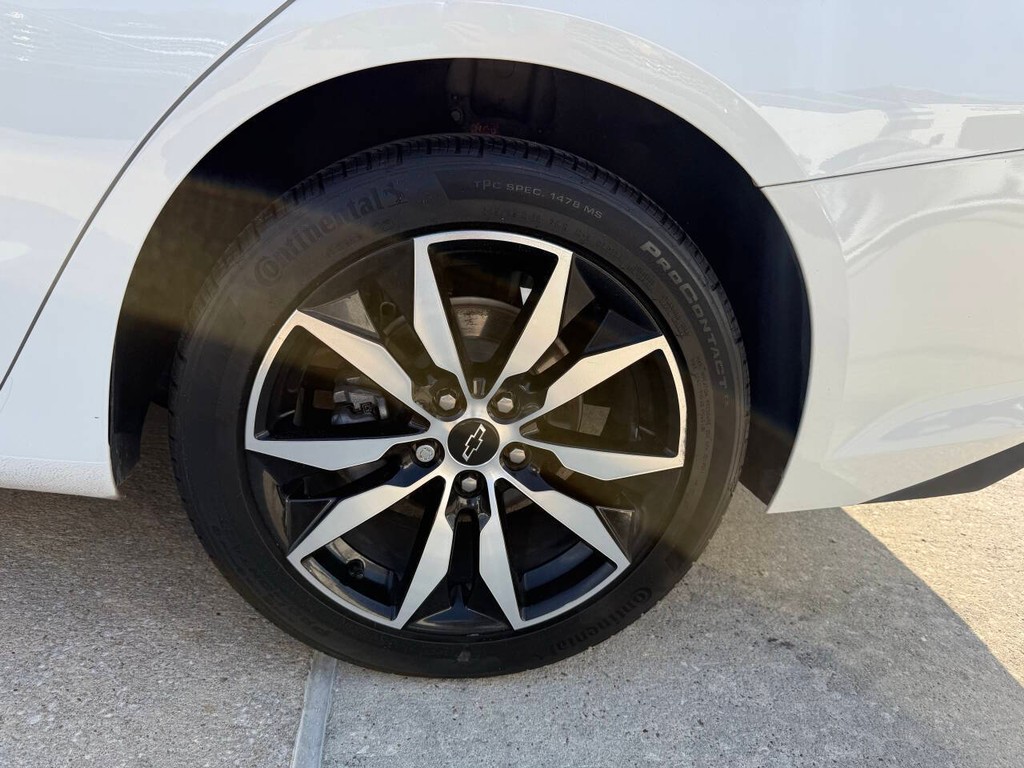 Chevrolet Malibu Vehicle Full-screen Gallery Image 33