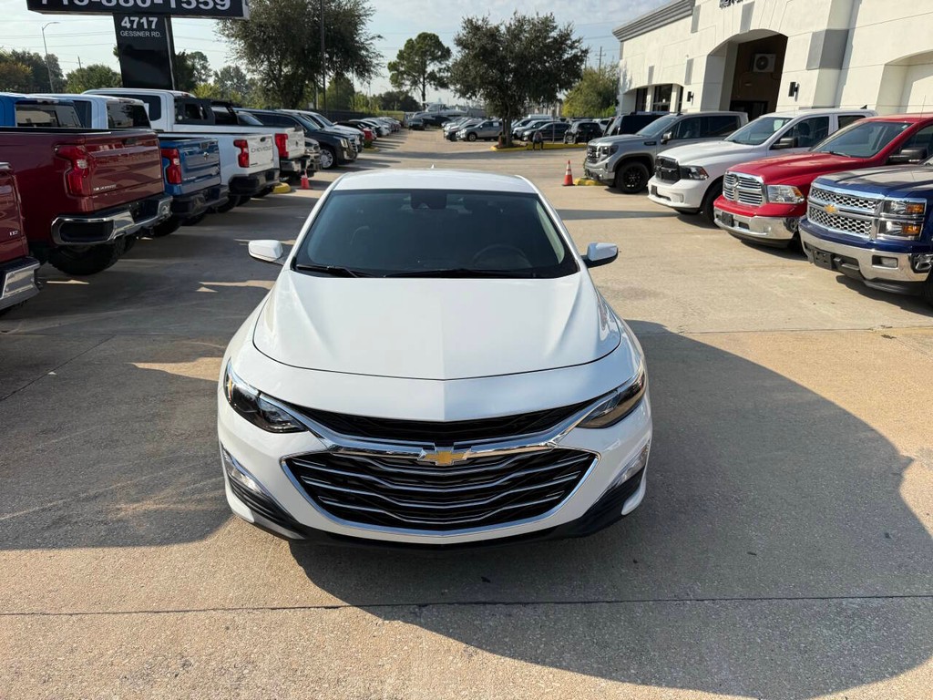 Chevrolet Malibu Vehicle Full-screen Gallery Image 36