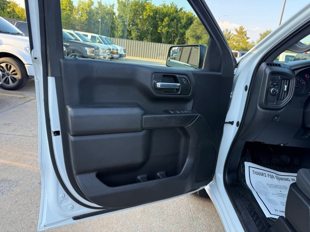 Chevrolet Silverado 1500 Vehicle Full-screen Gallery Image 08