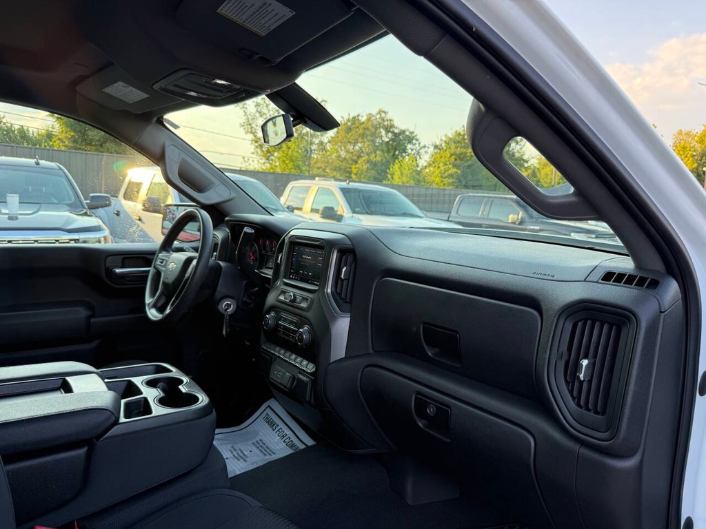 Chevrolet Silverado 1500 Vehicle Full-screen Gallery Image 09