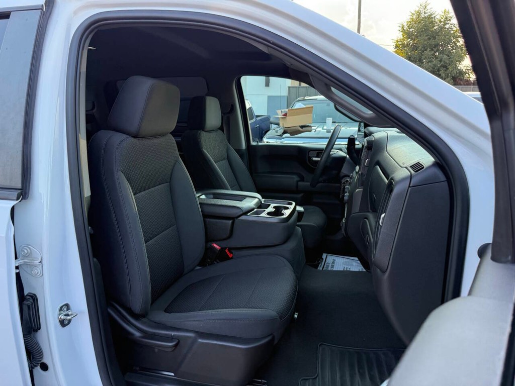 Chevrolet Silverado 1500 Vehicle Full-screen Gallery Image 10