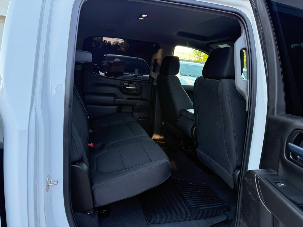 Chevrolet Silverado 1500 Vehicle Full-screen Gallery Image 15