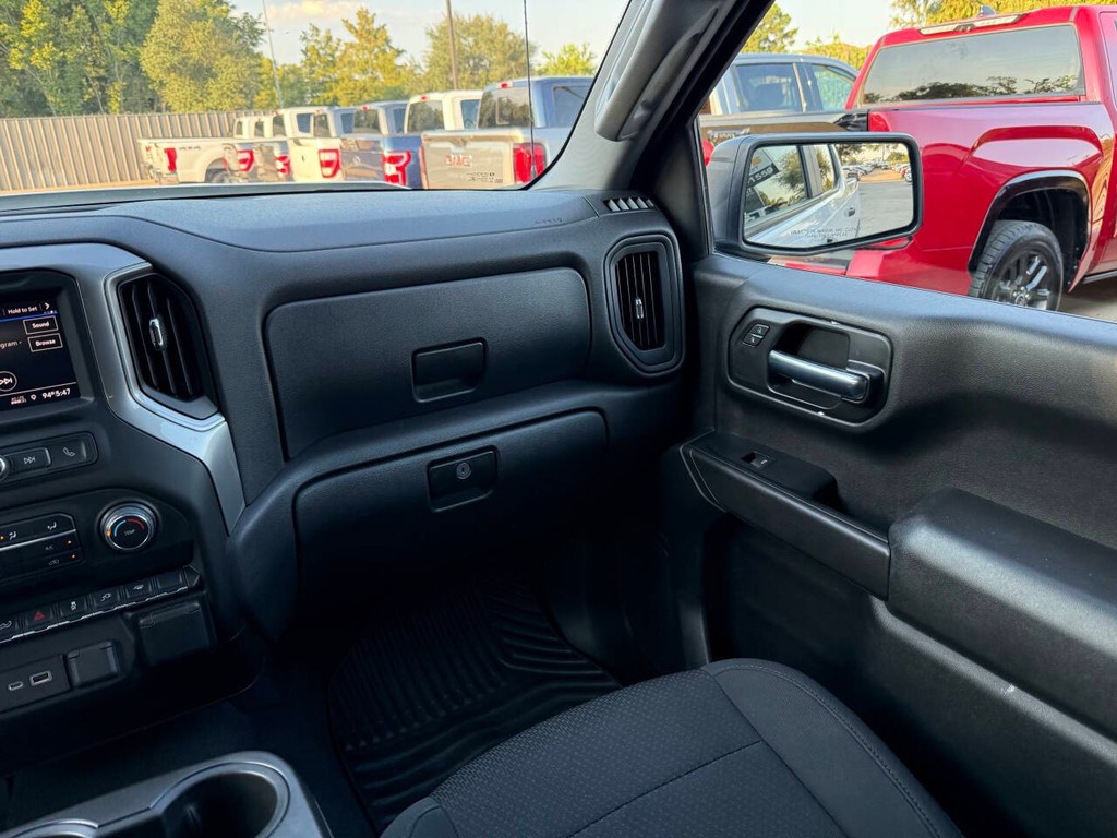 Chevrolet Silverado 1500 Vehicle Full-screen Gallery Image 20