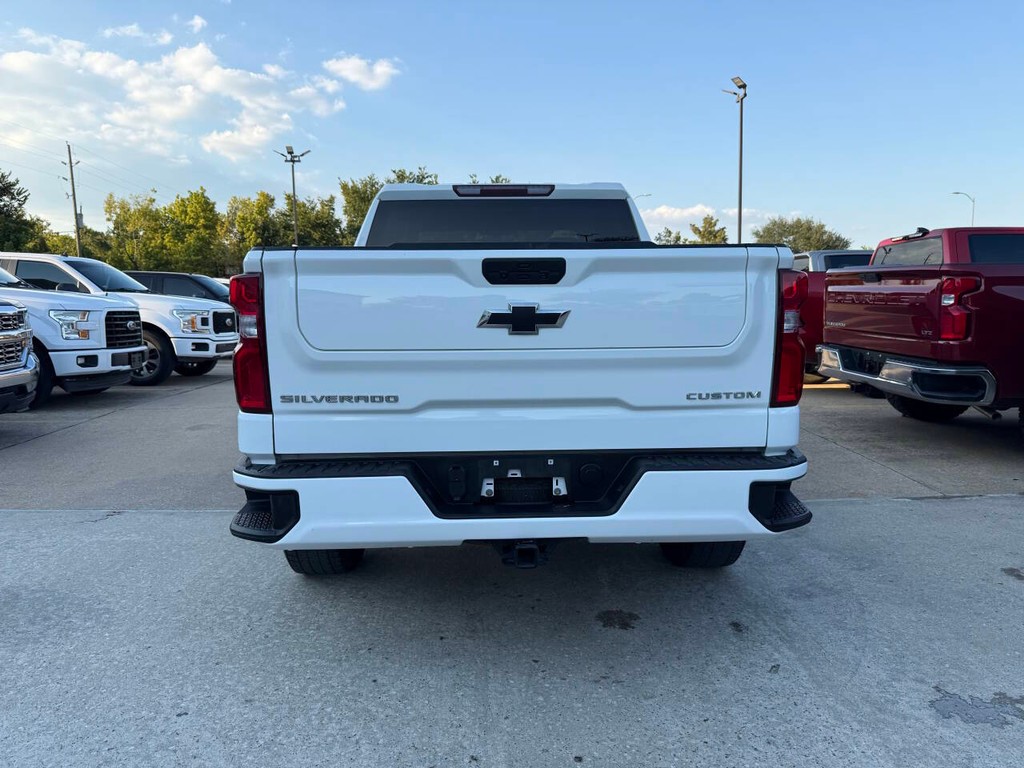 Chevrolet Silverado 1500 Vehicle Full-screen Gallery Image 38