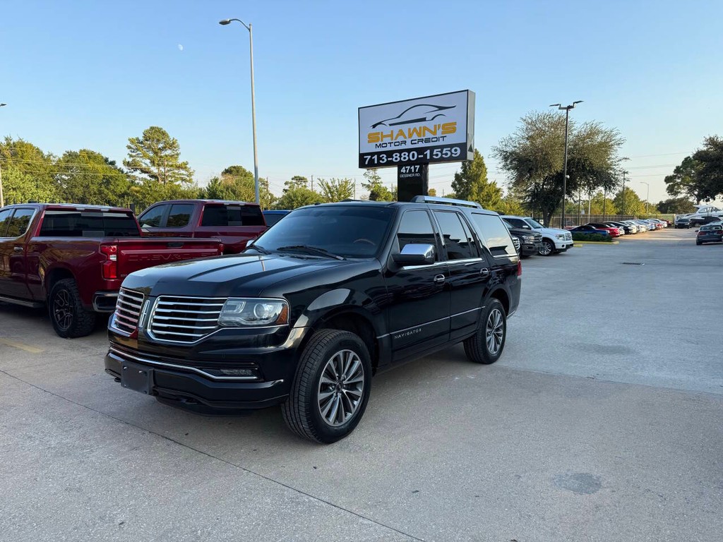 Lincoln Navigator Vehicle Full-screen Gallery Image 03