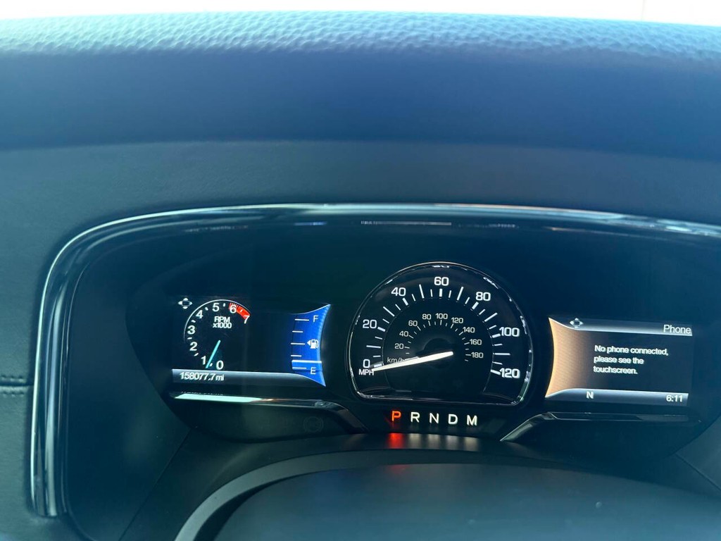 Lincoln Navigator Vehicle Full-screen Gallery Image 32