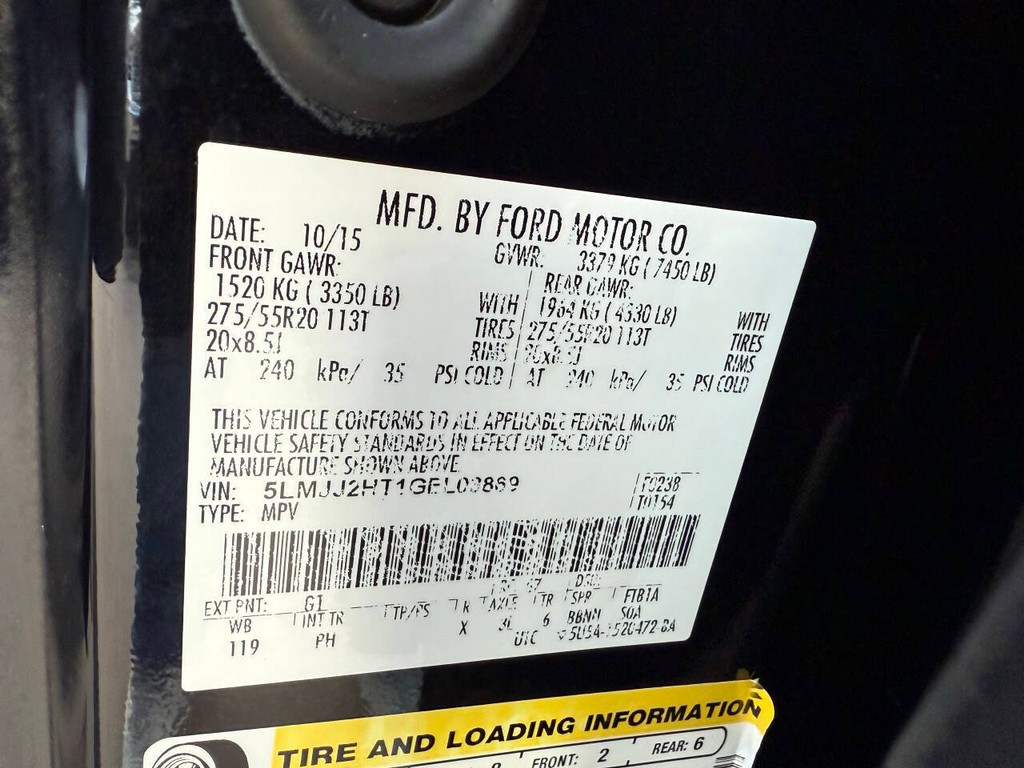 Lincoln Navigator Vehicle Full-screen Gallery Image 34