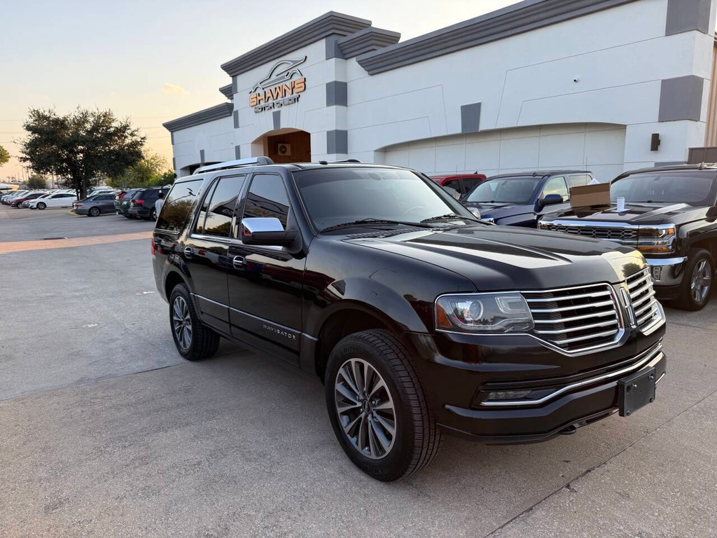 Lincoln Navigator Vehicle Full-screen Gallery Image 45