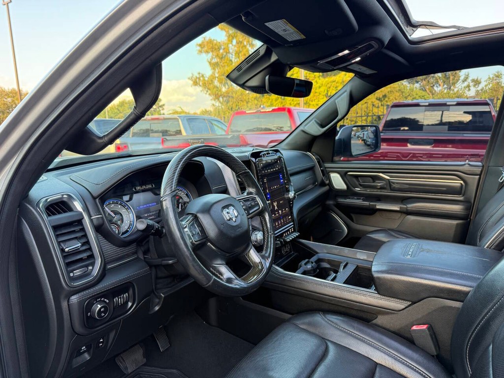 Ram 1500 Vehicle Full-screen Gallery Image 06