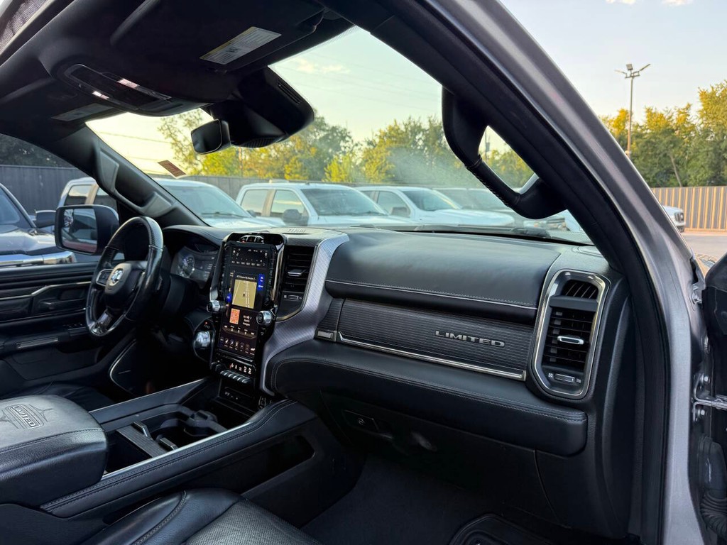 Ram 1500 Vehicle Full-screen Gallery Image 09