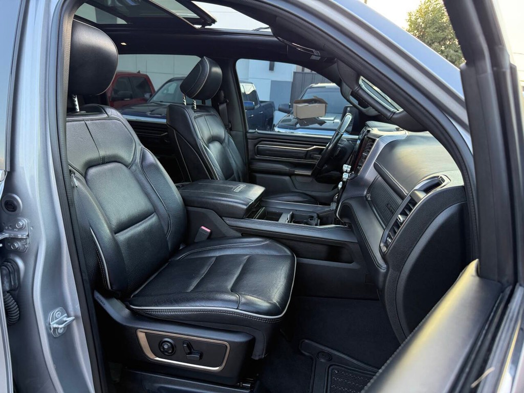 Ram 1500 Vehicle Full-screen Gallery Image 10