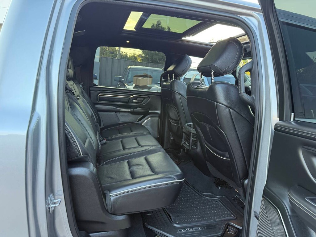 Ram 1500 Vehicle Full-screen Gallery Image 15