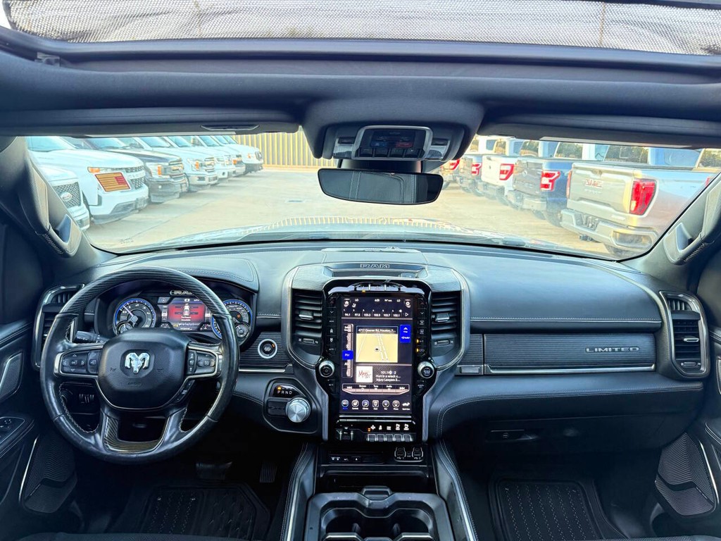 Ram 1500 Vehicle Full-screen Gallery Image 17