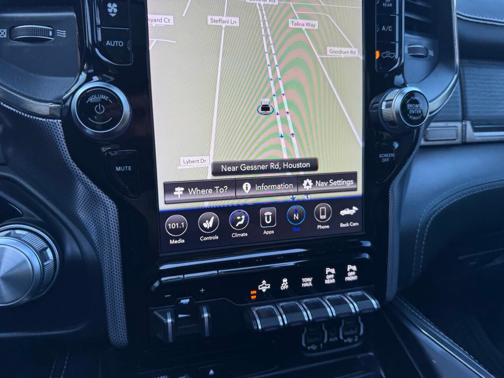 Ram 1500 Vehicle Full-screen Gallery Image 28