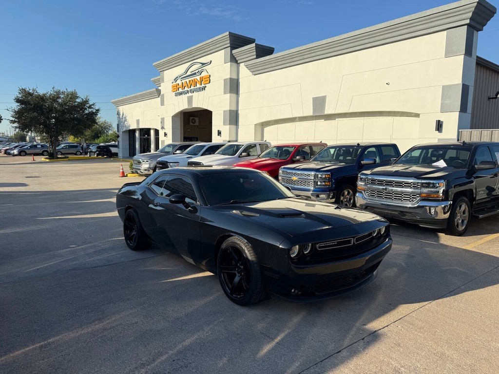 Dodge Challenger Vehicle Full-screen Gallery Image 02