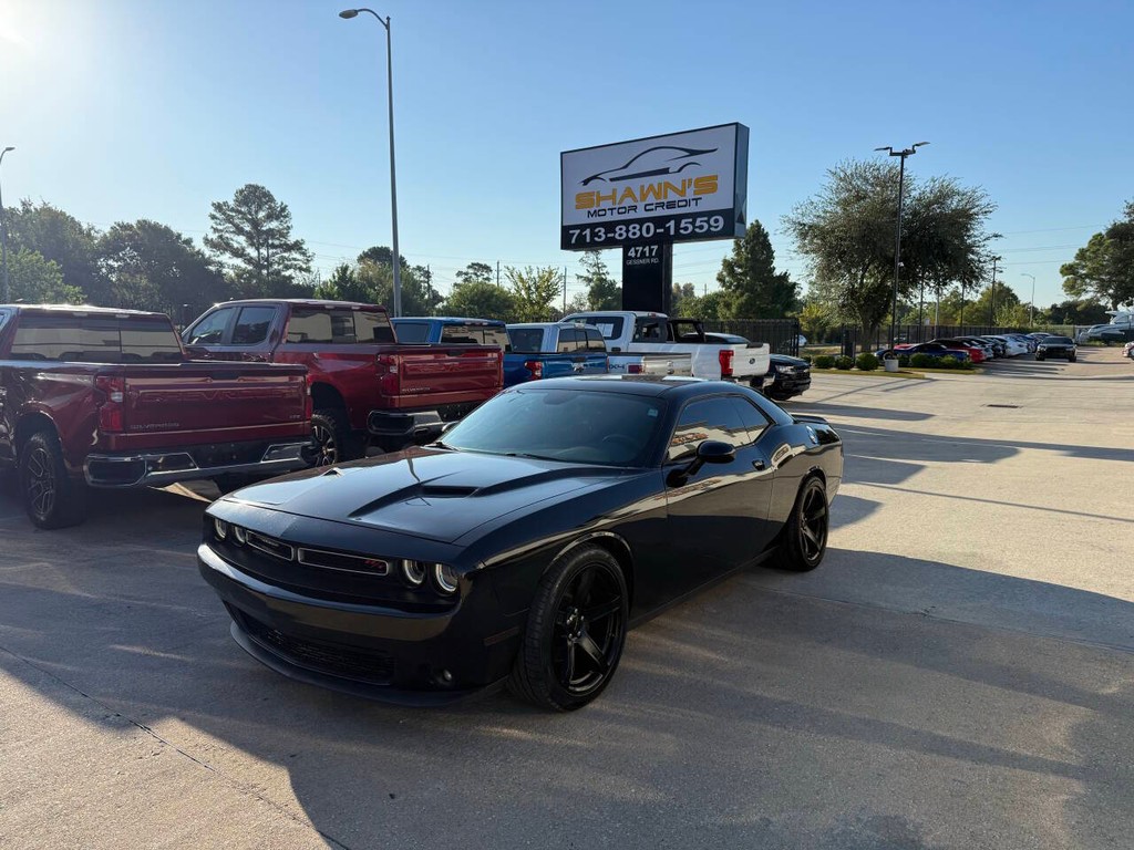 Dodge Challenger Vehicle Full-screen Gallery Image 03