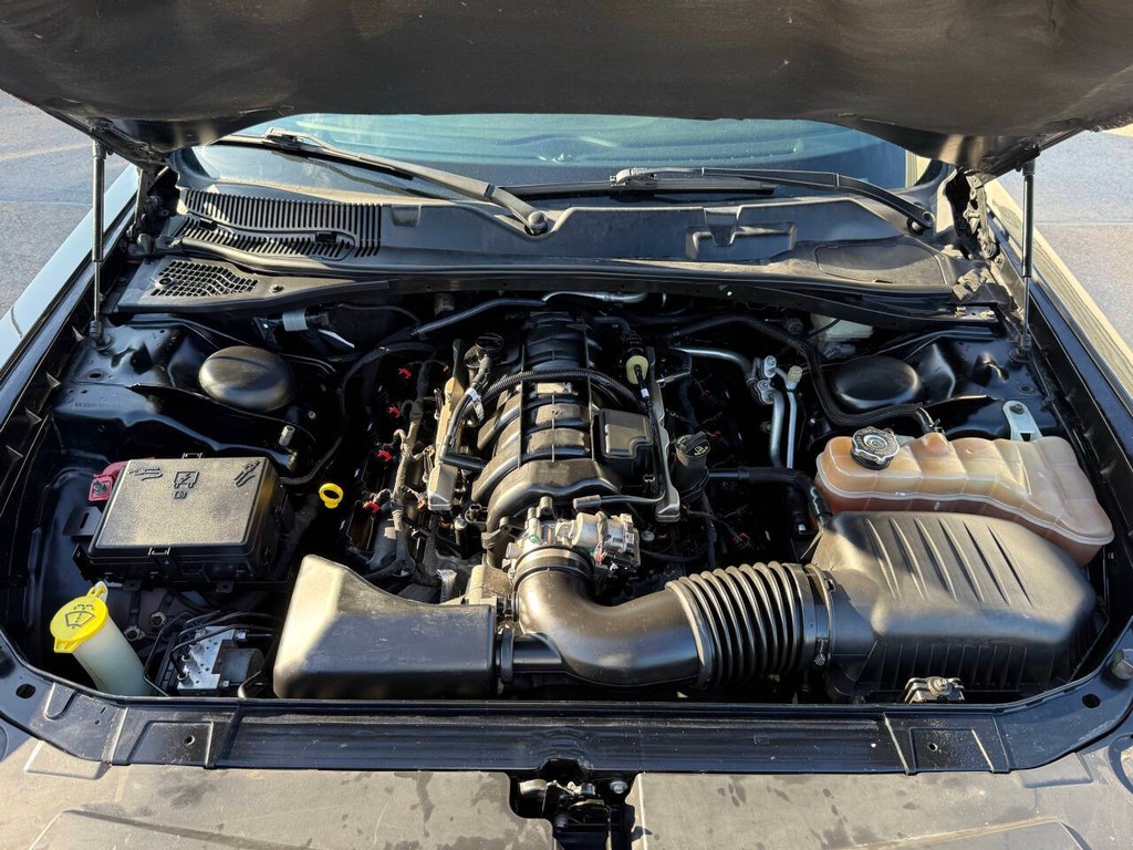 Dodge Challenger Vehicle Full-screen Gallery Image 28