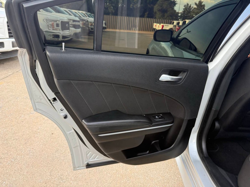 Dodge Charger Vehicle Full-screen Gallery Image 14