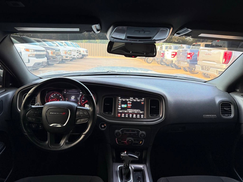 Dodge Charger Vehicle Full-screen Gallery Image 17