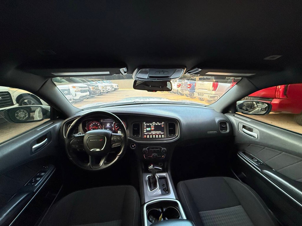 Dodge Charger Vehicle Full-screen Gallery Image 18