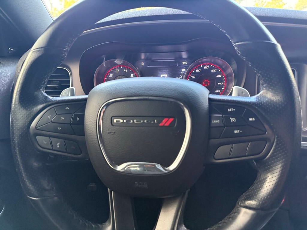 Dodge Charger Vehicle Full-screen Gallery Image 23