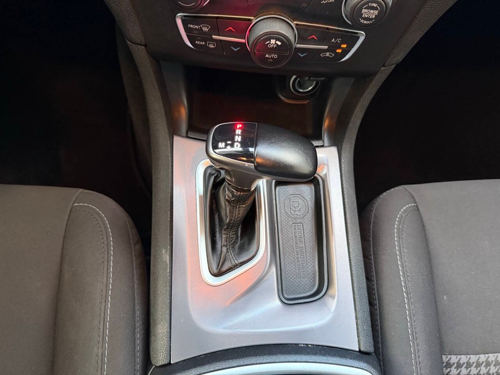 Dodge Charger Vehicle Full-screen Gallery Image 29