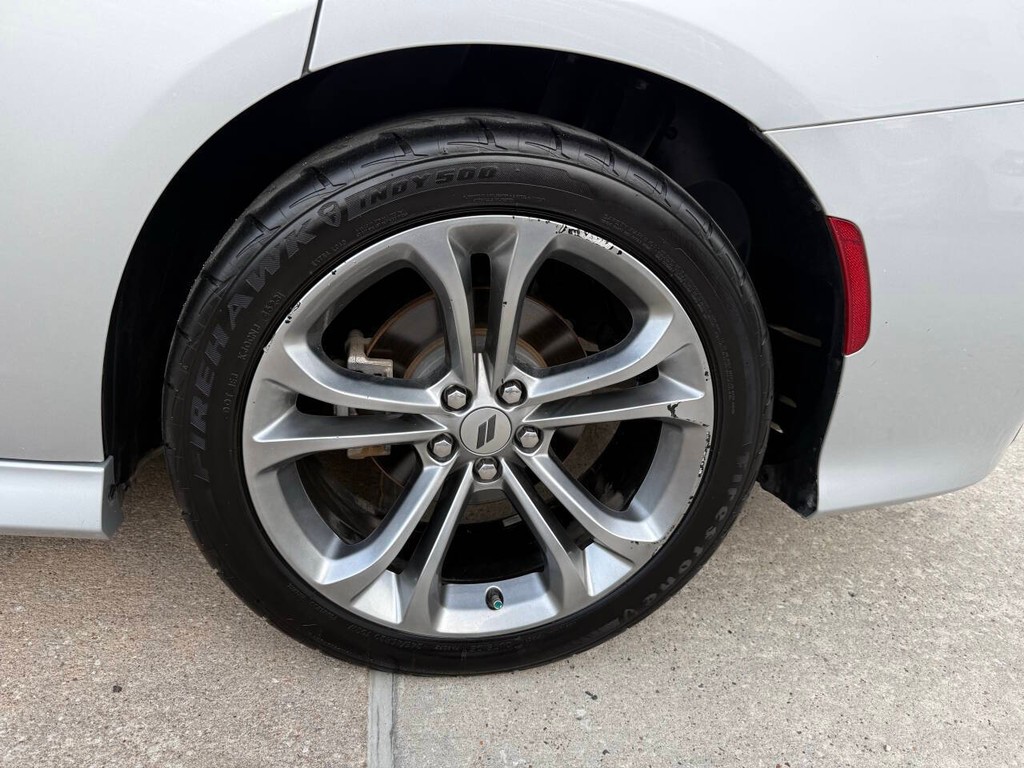 Dodge Charger Vehicle Full-screen Gallery Image 35