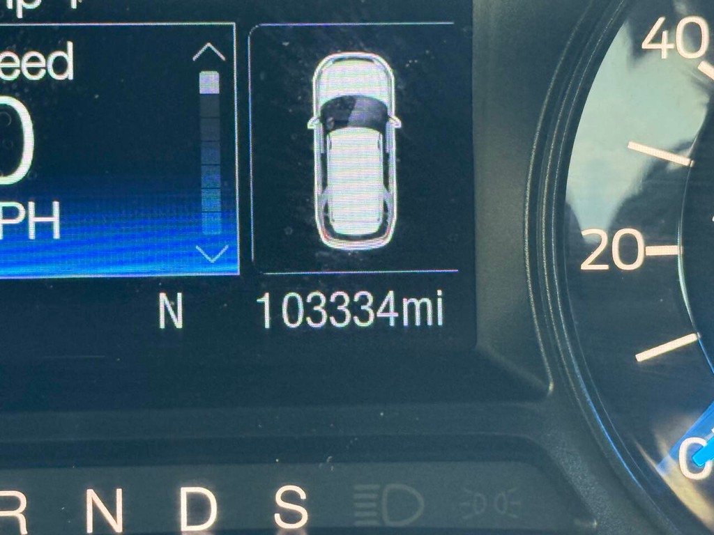 Ford Explorer Vehicle Full-screen Gallery Image 34