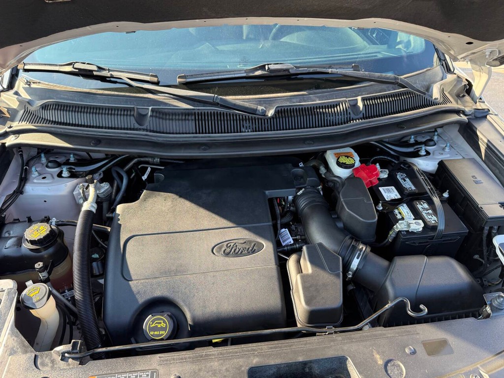 Ford Explorer Vehicle Full-screen Gallery Image 36